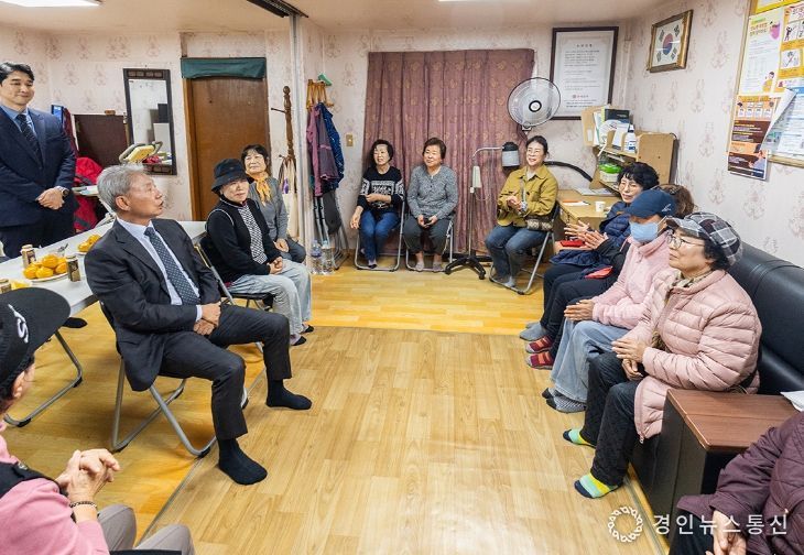 윤환 계양구청장, 경로당 현장 방문해 어르신 애로사항 청취